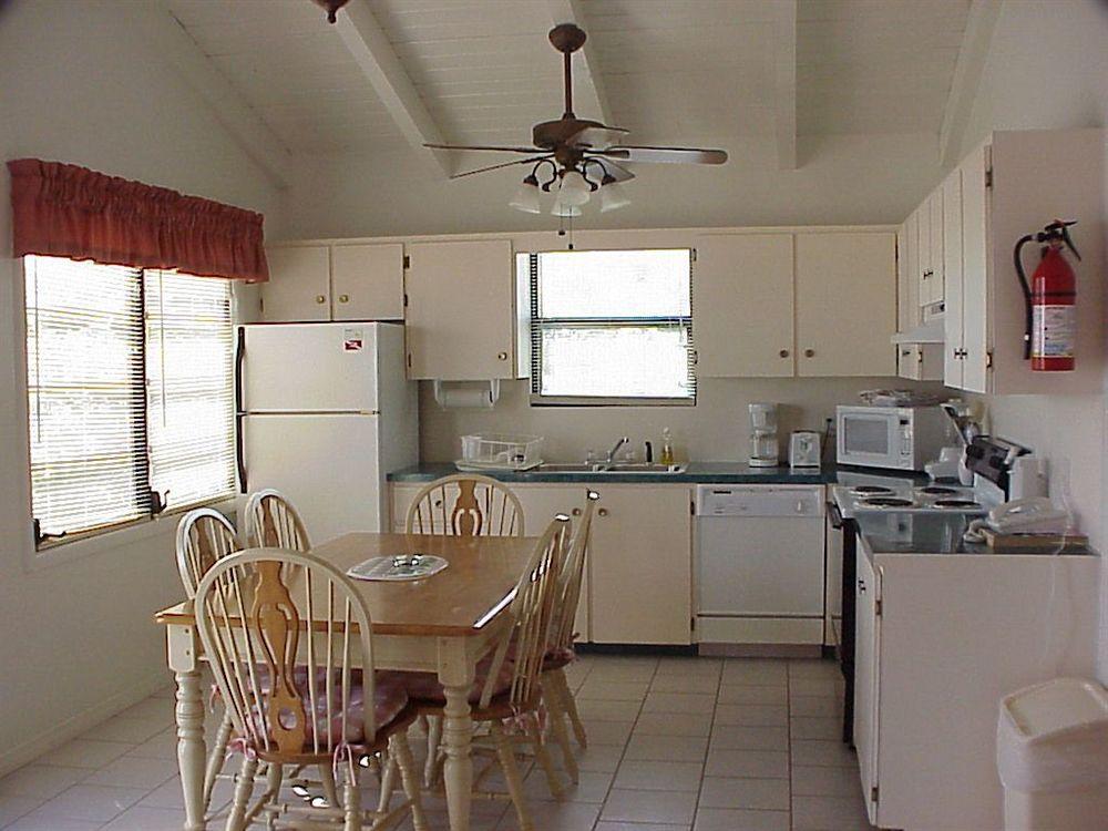 מארש הארבור Pelican Beach Villas חדר תמונה