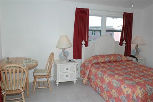 מארש הארבור Pelican Beach Villas מראה חיצוני תמונה