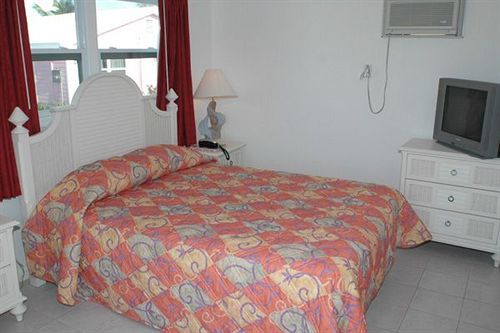 מארש הארבור Pelican Beach Villas מראה חיצוני תמונה