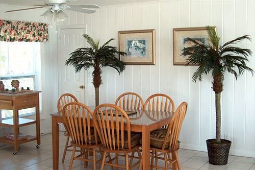 מארש הארבור Pelican Beach Villas מראה חיצוני תמונה