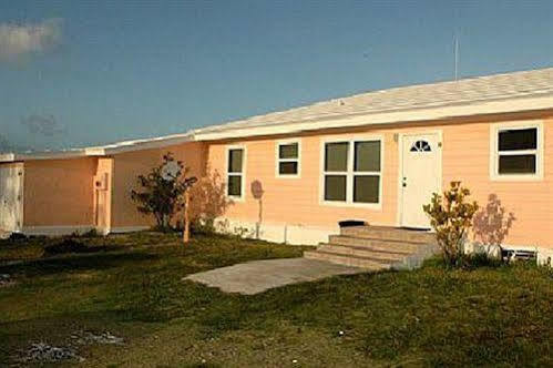 מארש הארבור Pelican Beach Villas מראה חיצוני תמונה