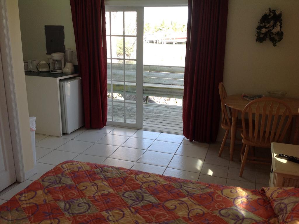 מארש הארבור Pelican Beach Villas מראה חיצוני תמונה